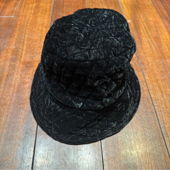 NWOT Orvis Quilted Soft Bucket Hat, Black, Women’s Medium - Picture 2 of 5